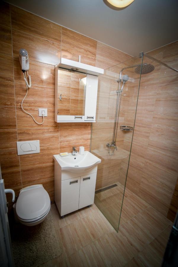 Prenociste Adria Aparthotel Vranje Ngoại thất bức ảnh