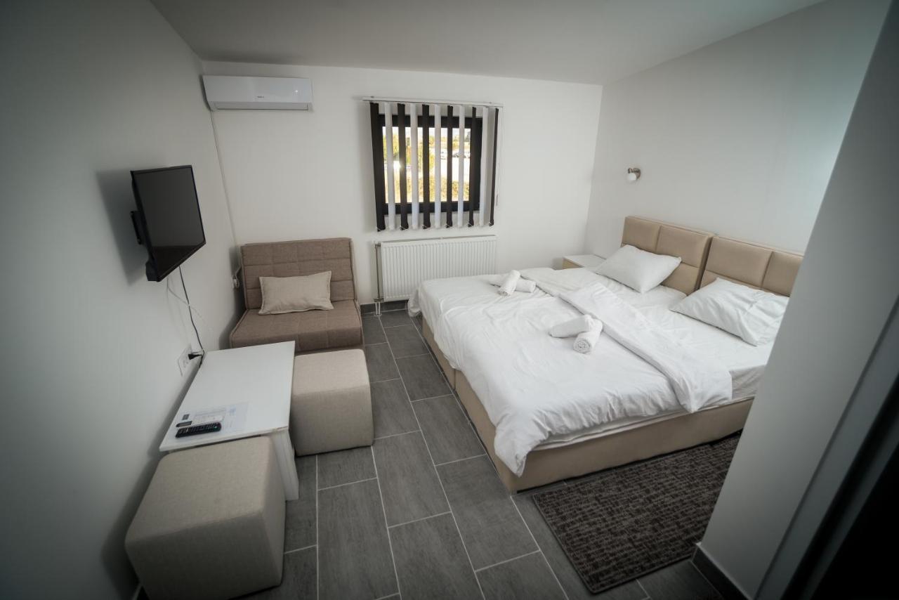 Prenociste Adria Aparthotel Vranje Ngoại thất bức ảnh